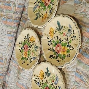 4 vintage 1950s made in Japan plates, handpainted. Flowers maiolica.